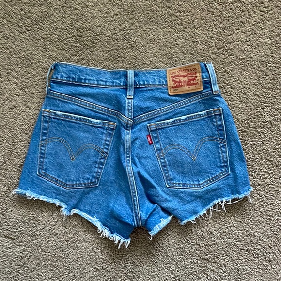 Levi’s denim jean shorts - Picture 2 of 2